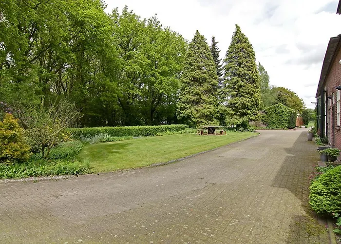 D'n Twist Bed and Breakfast Overloon