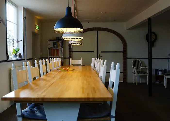 فندق مبيت وإفطار D'n Twist 2*